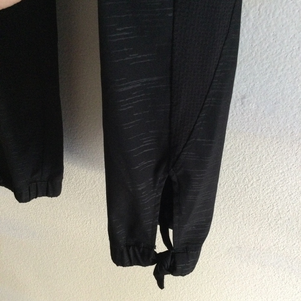 LORNA JANE Balance Active Tie 3/4 Crop Pant Black Sz Large - Picture 12 of 15